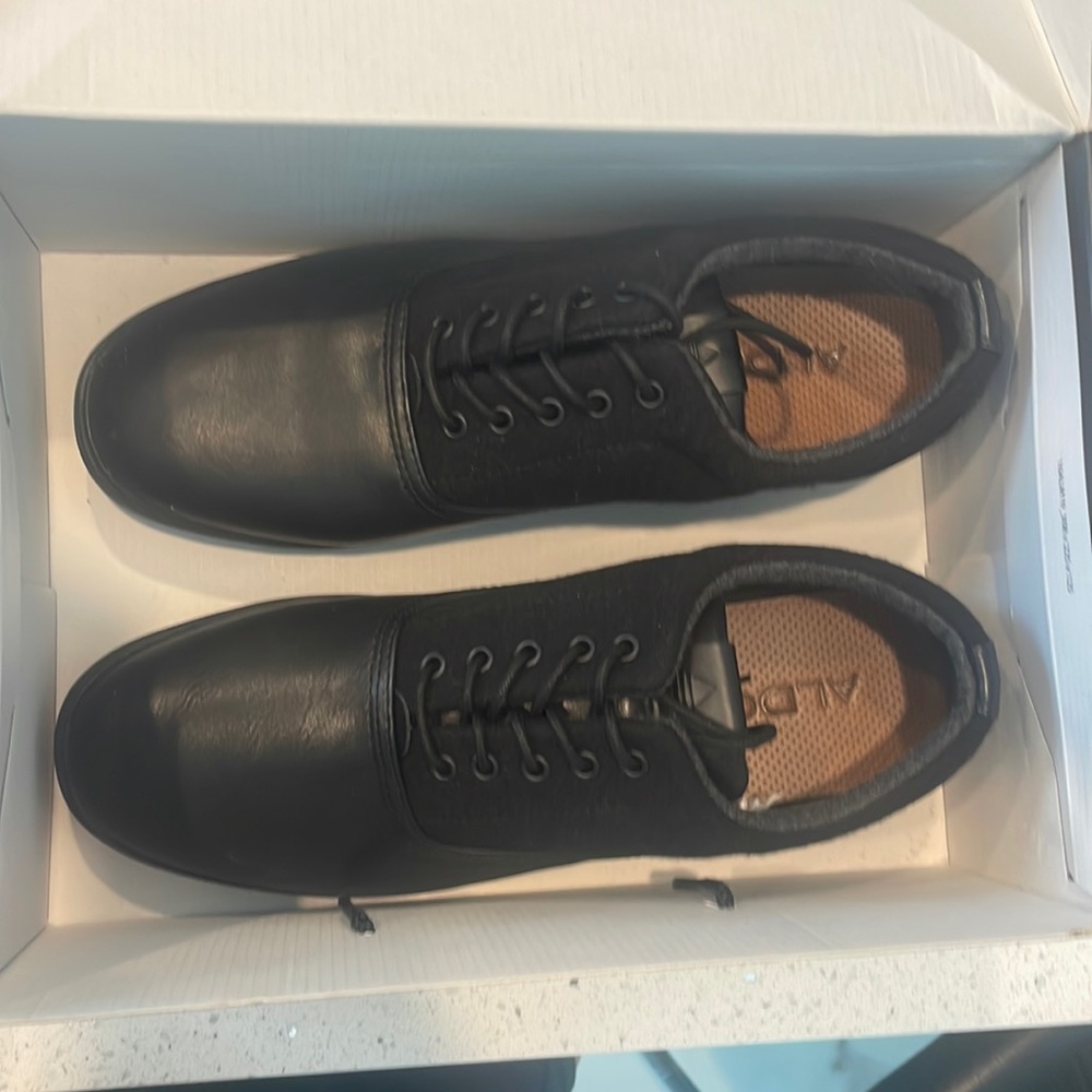 Algo Size US 10 black shoes